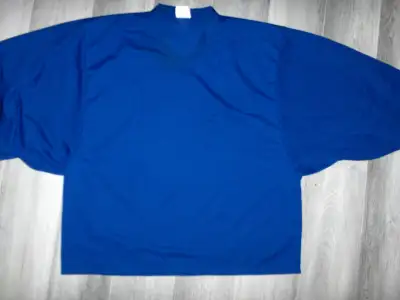 Adult Size M / L Goalie Practice Jersey, View more