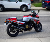 2 1985 Yamaha FZ750s