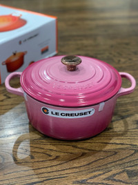 New Le Creuset Berry Round French Oven 22cm / 3.3L