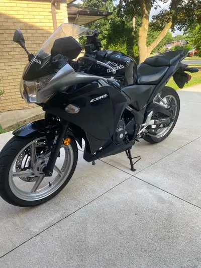 2012 CBR 250 R Excellent condition. It was safety in April 2025 Tires are great. Leo Vince exhaust L...