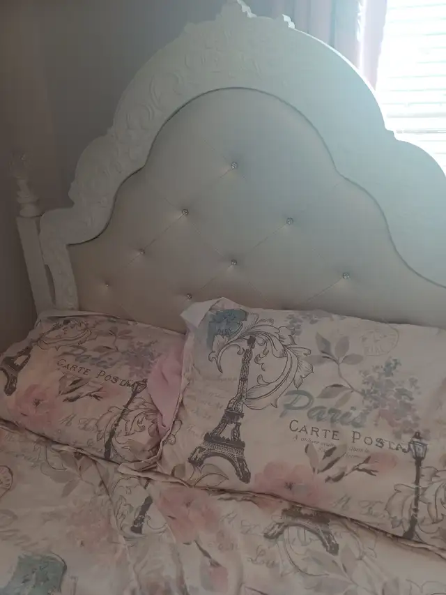 Double bed63234912104065121