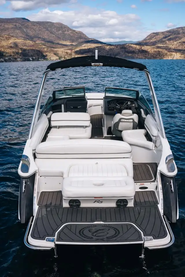 2015 Cobalt R5 Bowrider