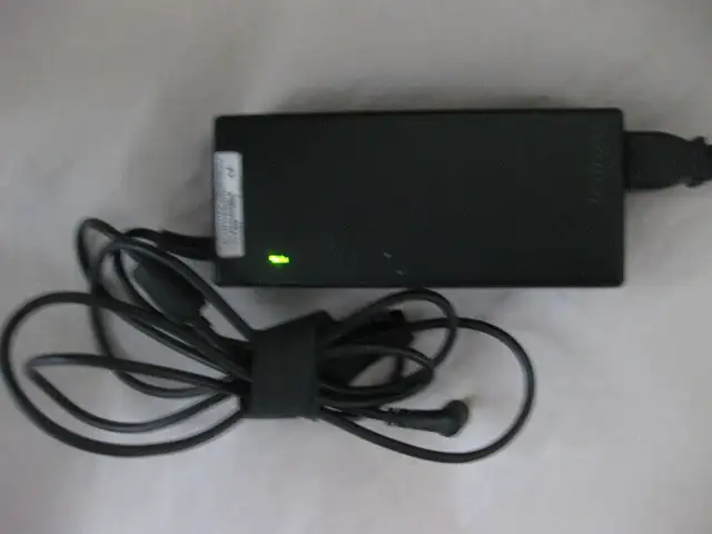 Lenovo AC Adapter & Power Cord in Laptop Accessories in City of Toronto - Image 2