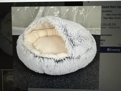 Indoor fluffy bed for Pups Kitten small breed dogs Never used in open box Very comfy