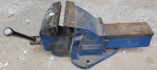 Vintage Record No. 6 Vise - Made in England in Hand Tools in City of Toronto - Image 2