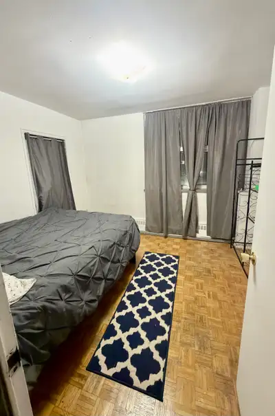 .two bedroom apartment.. one huge room available.. with queensize bed. for one person only.. student...