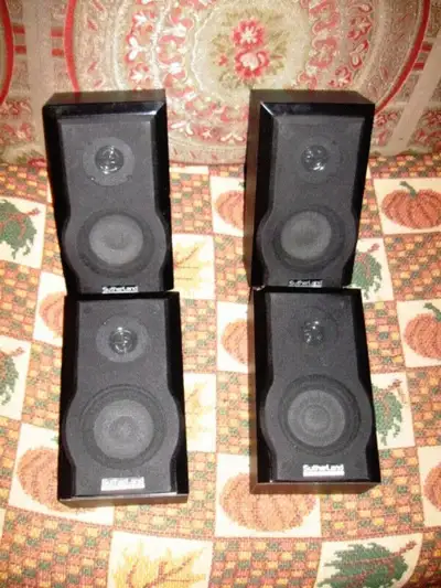 Sutherland Innovative Digital Audio 5 Speakers In good condition No visible scratches or marks. Work...