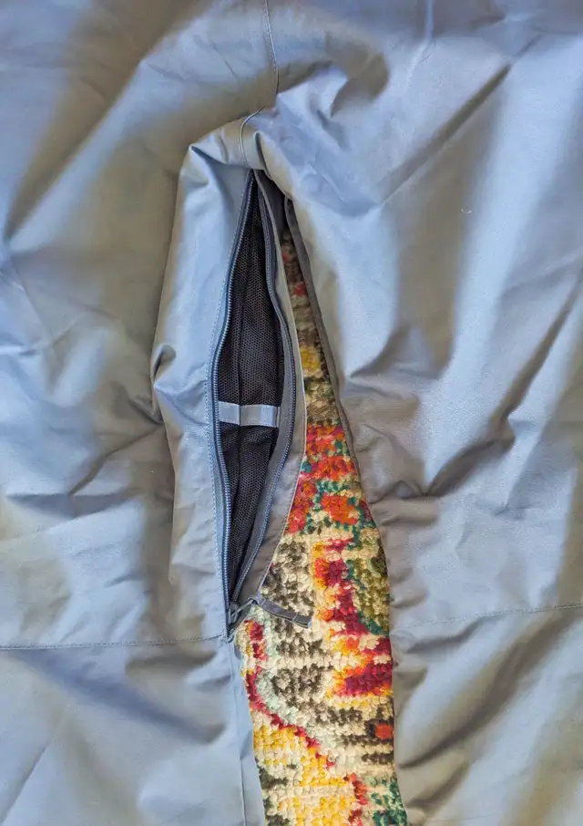 Oakley Grey Snowboard/Ski Pants (XL) in Ski in Calgary - Image 4