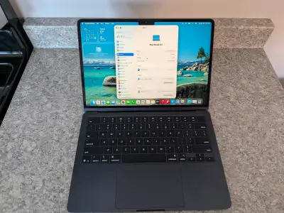 MacBook Air M4 13in Midnight, View more