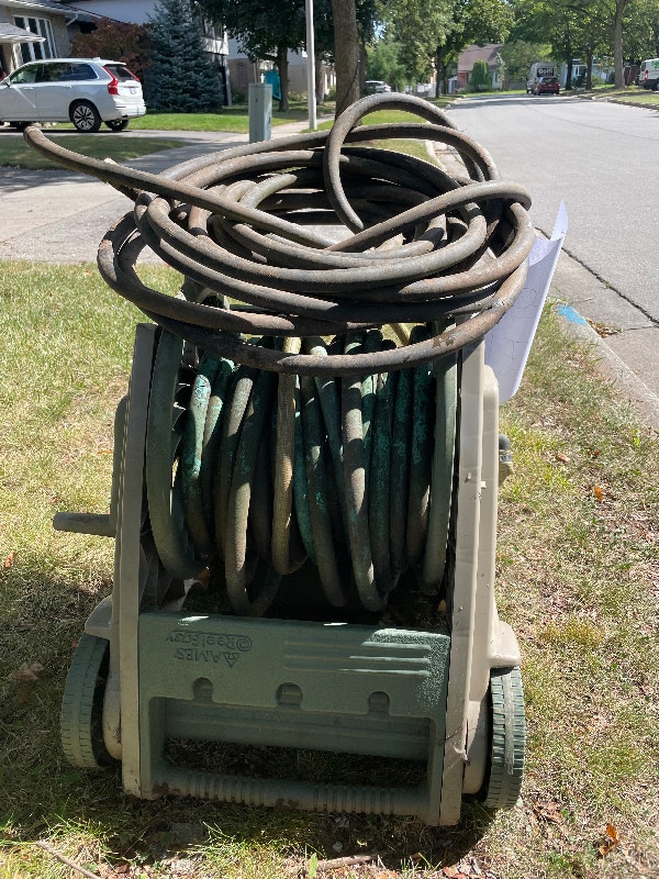 FREE Garden Hose with Reel Free Stuff Oakville / Halton Region Kijiji