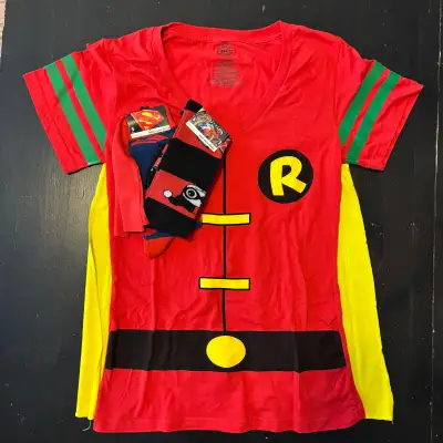 DC Comics Gift Set-‘Robin’ Shirt, Superman & Harley Quinn Socks, View more