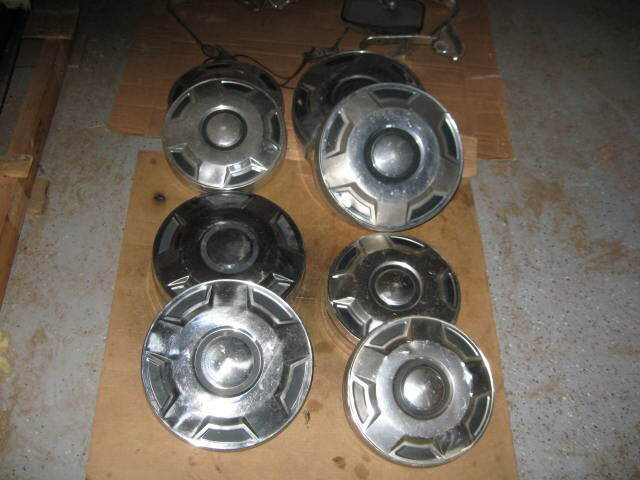 FORD TRUCK DOOR MIRRORS and HUBCAPS in Other Parts & Accessories in Thunder Bay - Image 3