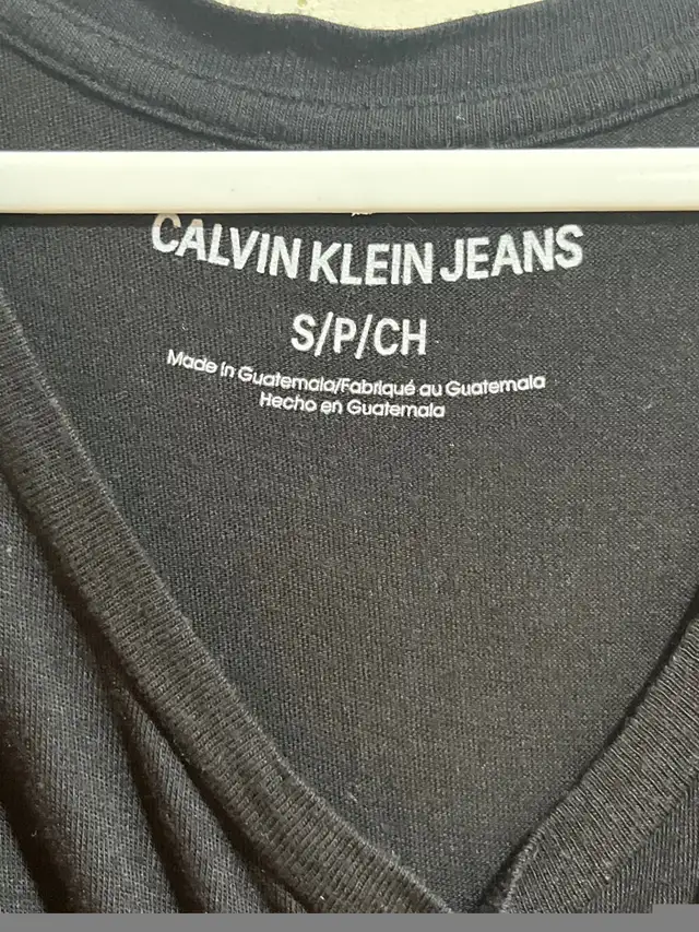 Calvin Klein black T-shirt sz S in Women's - Tops & Outerwear in Mississauga / Peel Region - Image 3