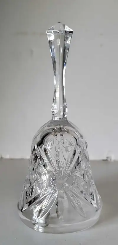 Cloche en cristal $ 10, View more