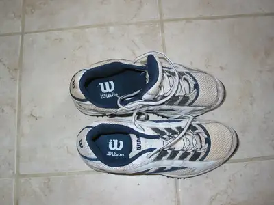 Wilson golf shoe, size 7, View more