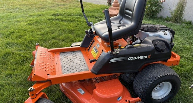 Tracteur gazon Zéro turn Columbia hydro,moteur 22 hp,50 po dans Tondeuses et souffleuses  à Thetford Mines - Image 3
