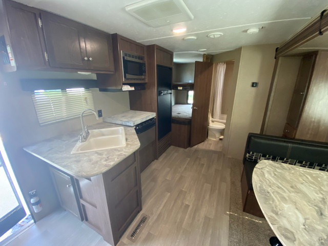 2017 Coleman travel trailer in Other in Strathcona County - Image 3