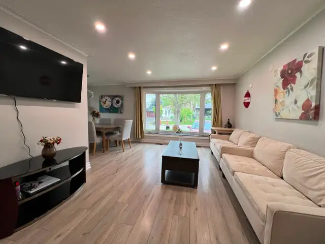 Term flexibel three bedroom house main level for rent  furnished
