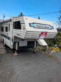 1992 Travelaire  fifth wheel trailer.