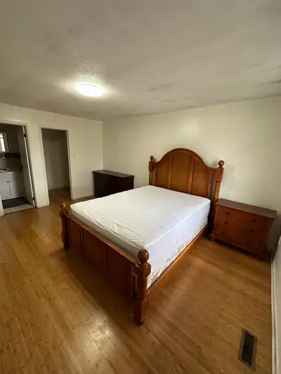 MASTER ROOM FOR RENT NEAR HUMBER COLLEGE