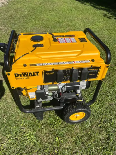 Dewalt 7000 W generator. It’s brand new. I’ve never used it. I literally just put gas in it just to...