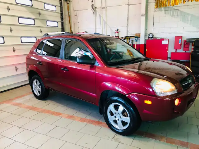 WARRANTY/TUCSON GLS/SMALL JEWEL/EXCELLENT CONDITION + EXCELLENT MECHANICAL CONDITION