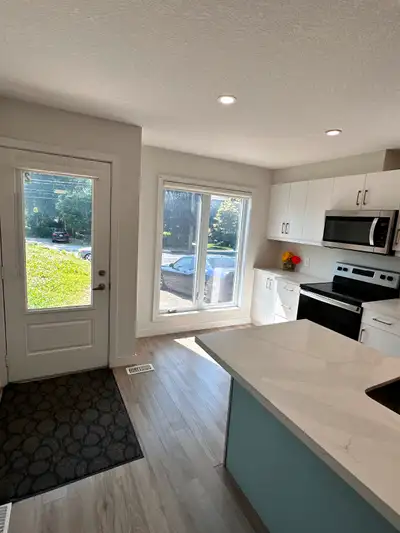 1 bed +Den + 1.5 Bathroom