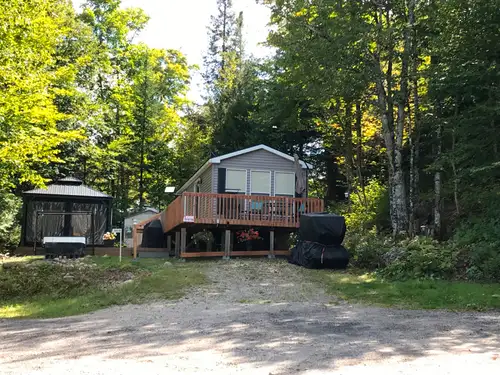 Northlander SWO 2007 – Ready for the 2025 Season! / Prêt pour la saison 2025! Turnkey mobile home in...