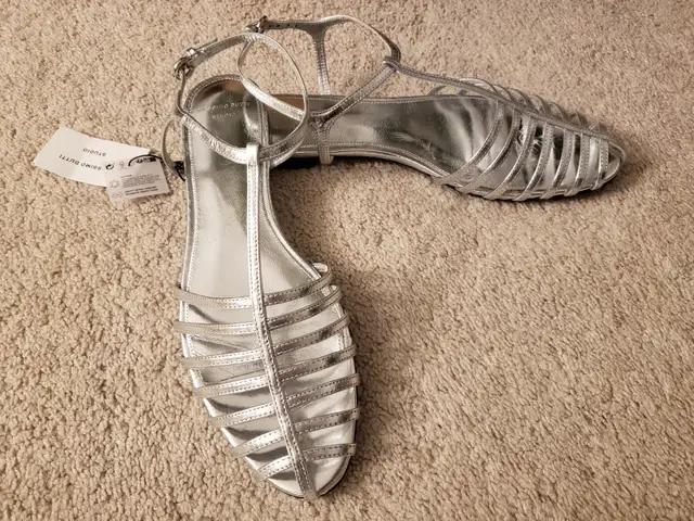Women's shoes in Women's - Shoes in City of Toronto - Image 3
