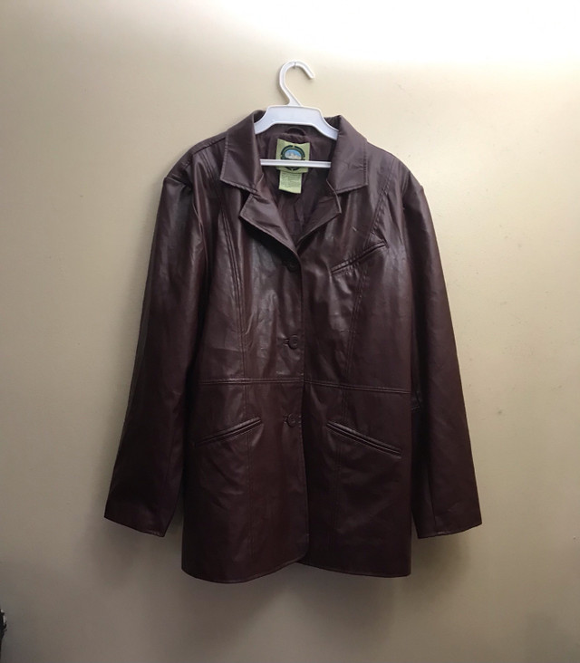 Faux Leather Women’s Medium Brown Jacket.   in Women's - Tops & Outerwear in Mississauga / Peel Region - Image 3