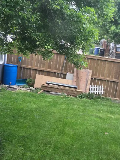 Pickup mckenzie lake . Got about 15-16 fence boards First come first servce . 75 plus tax if you wer...