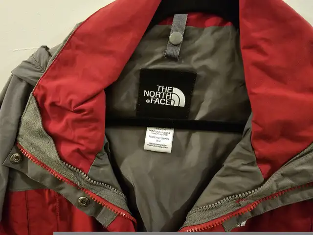 north face shell jacket hyvent  medium in Women's - Tops & Outerwear in Edmonton - Image 6
