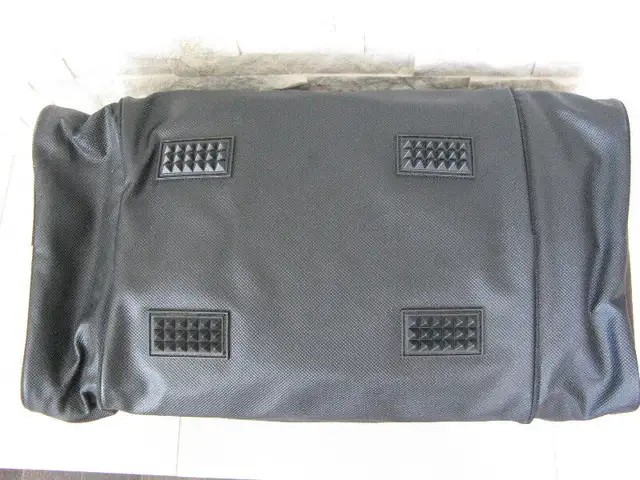 Shark duffle bag in Other in Calgary - Image 4