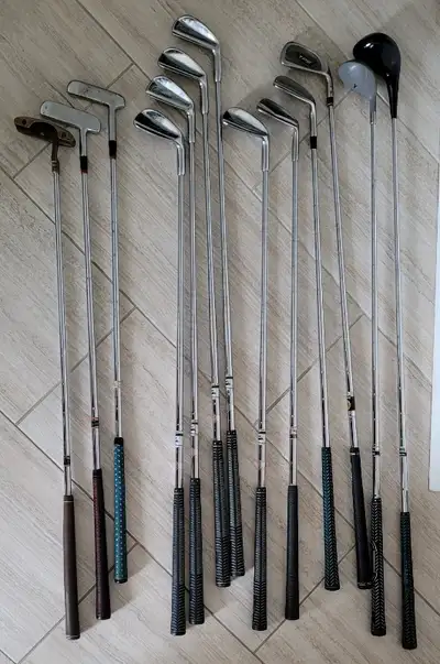 Assortiment de bâtons de golf vintage Clubs de golf pour droitier Parfait pour les débutants Vintage...
