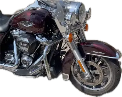 Road King. One owner. Well maintained at Barrie HD. Fresh engine oil and primary. ABS brakes, 107 ci...