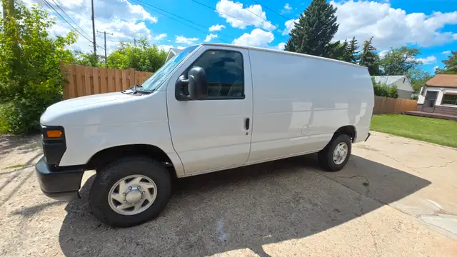2014 Ford E250 Cargo Van - Mint63010222780931121