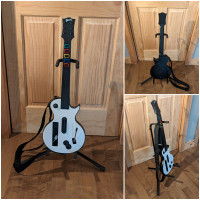 Wii Guitar Hero blanche (comme neuf ) $85