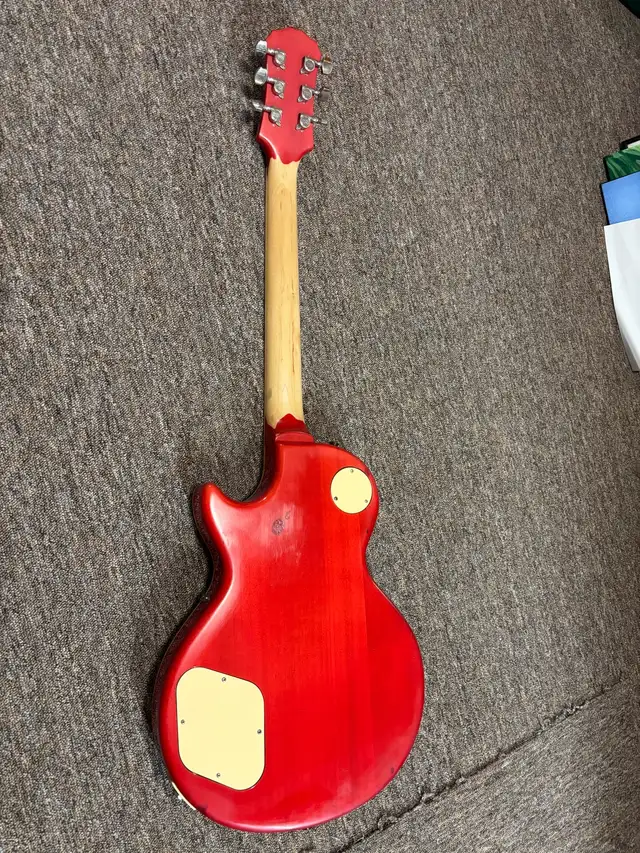 Epiphone Les Paul in Guitars in London - Image 5