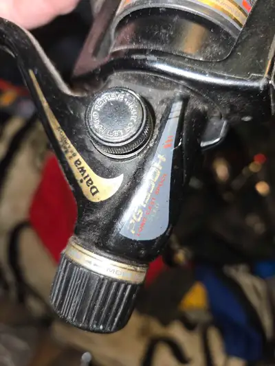 Offering a used Daiwa PS2-600H Long Cast Spool spinning reel, perfect for your fishing adventures. T...