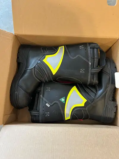 Globe Supreme structural firefighters boots, View more