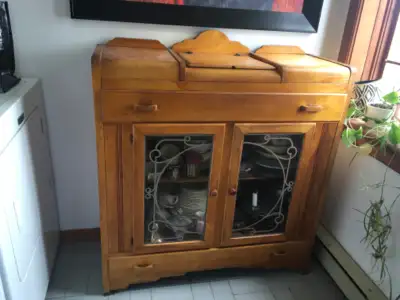 Vaisselier antique, View more