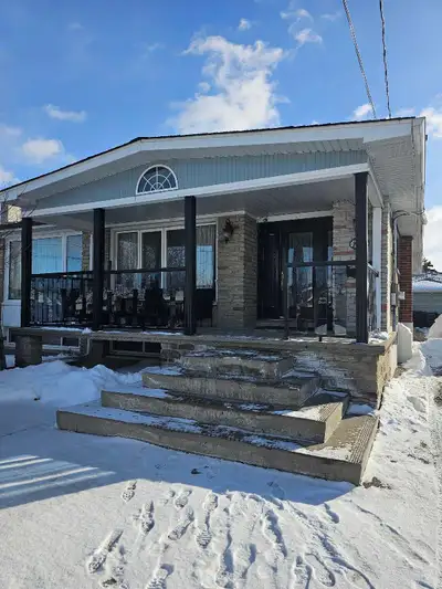 Bright, comfortable room available for rent in a well-located Rubydale property. Close to amenities...