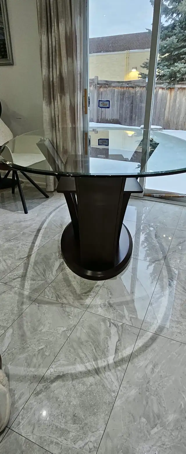 Glass Dinning Table in Dining Tables & Sets in Oakville / Halton Region - Image 10