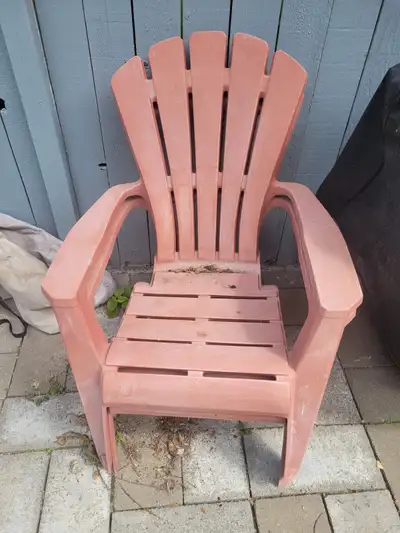 SET OF 2 LAWN CHAIRS. VERY COMFY FOR RESTING WITH COFFEE NEW OVER $50 EACH EXCELLENT CONDITION SELLI...
