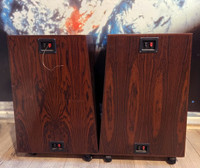 2 x EMPTY SPEAKER CABS (CABINETS)
