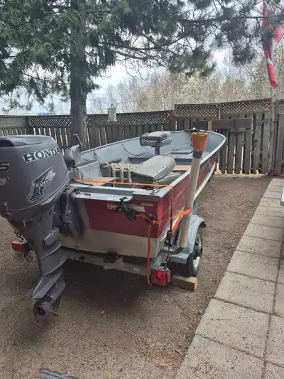 2008 Lund Adventurer 14 ' deep and wide ( front deck) 25hp Honda 4 stroke ( tiller assist) serviced...