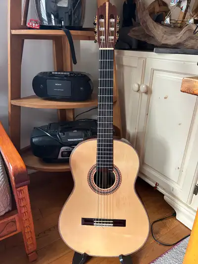 Luthier Lee Hyoung Kyu 2006 Classical Guitar no. 200, View more
