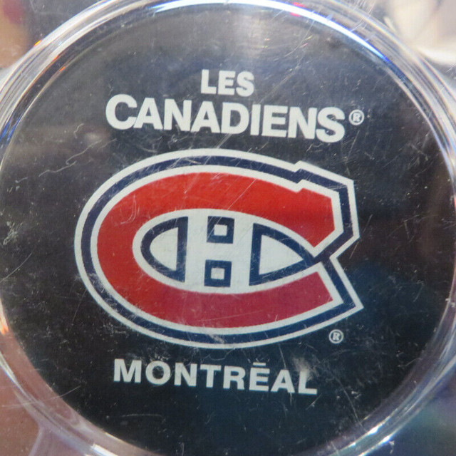 GUY LAFLEUR PUCK AND CARD COLLECTIBLE in Arts & Collectibles in Calgary - Image 2