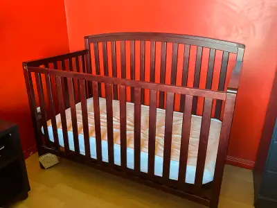 Bassinette avec matelas comme neuf, View more