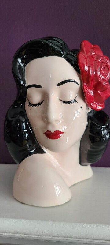 Dita Von Teese Fabulous, Limited Edition, Glamour Head Vase. in Arts & Collectibles in City of Toronto